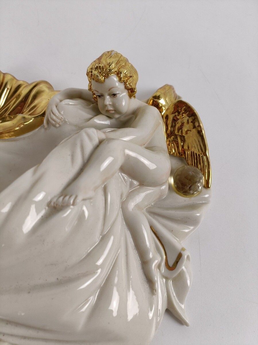 photo furniture Pair Capodimonte Bedin Wall Hangings Planters Fonts Porcelain Italy Angels Gold