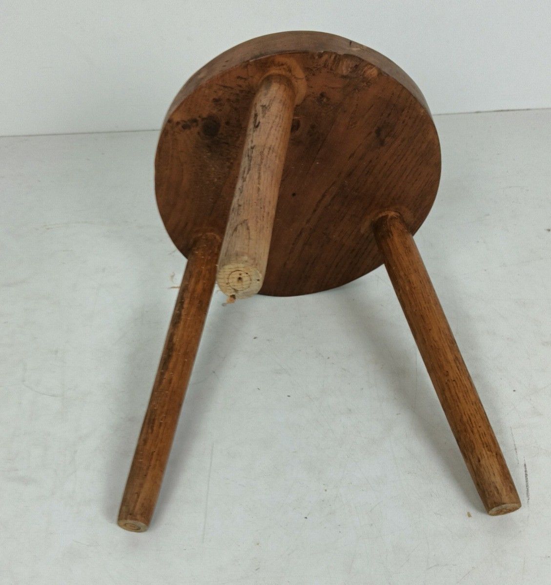 Milking Stool Pedestal Plant Stand Side Table Farmhouse Barn Style Tripod  Vinta photo Home Decor