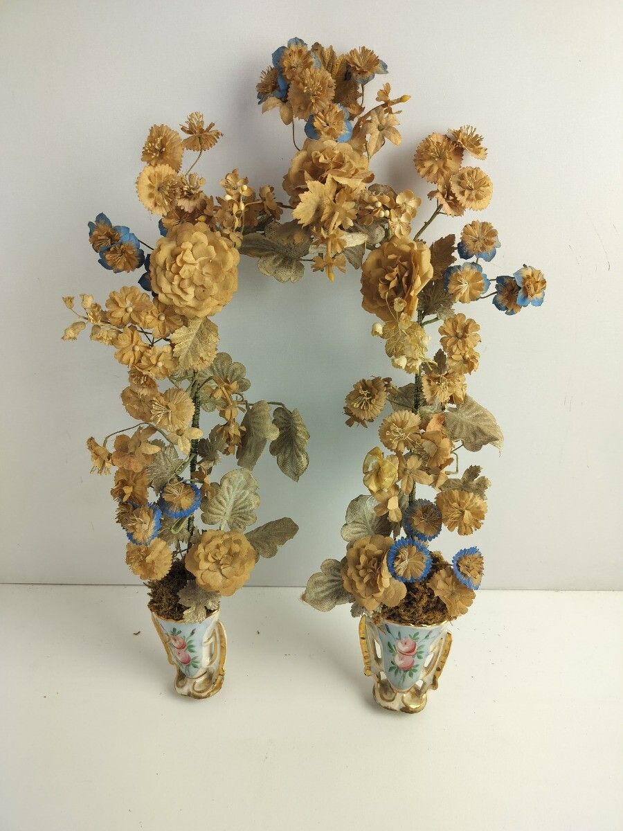 Couple Porcelain Fan Flair Vases Silk Flower Bridal Bouquet Vieux Paris Antique photo furniture