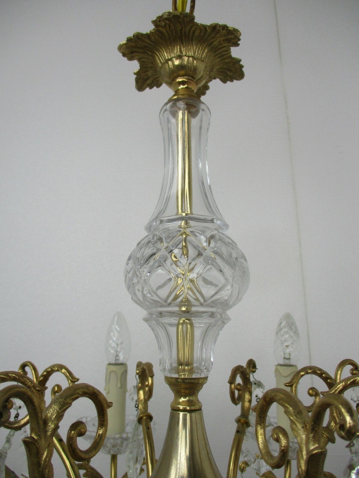 Gorgeous Chandelier 8 Arms Lights Brass Prisms Hollywood Regency Marie Therese photo vinterior