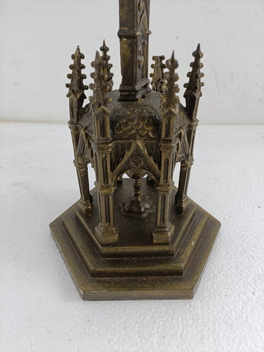 Ornate Spelter Faux Brass Chalice Standing Crucifix Towers Cross Chalice Very Sp photo vinterior