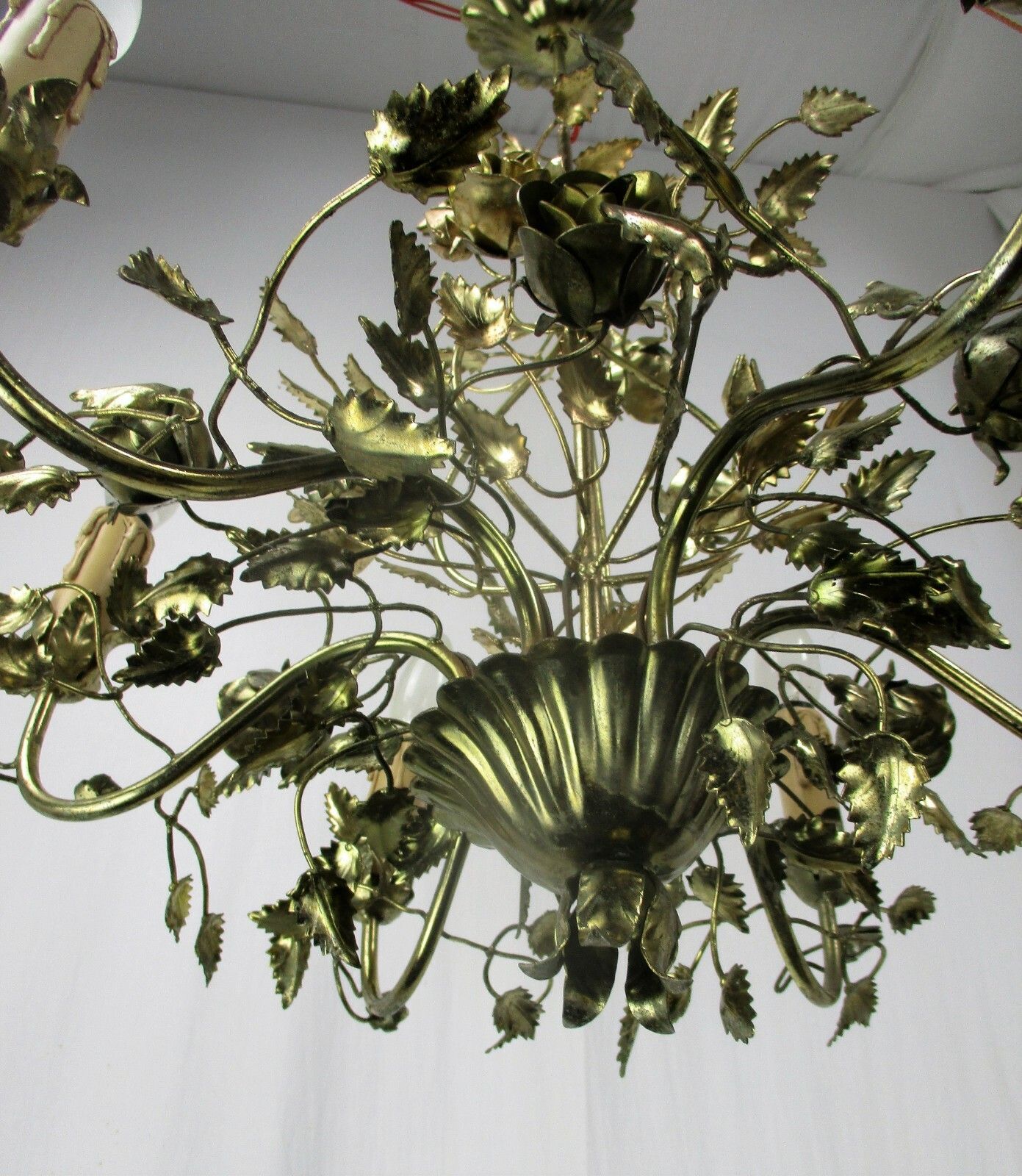 334.0 Hollywood Regency Chandelier 6 Lights Brass Flowers Leafs Basket Htf Lovely photo