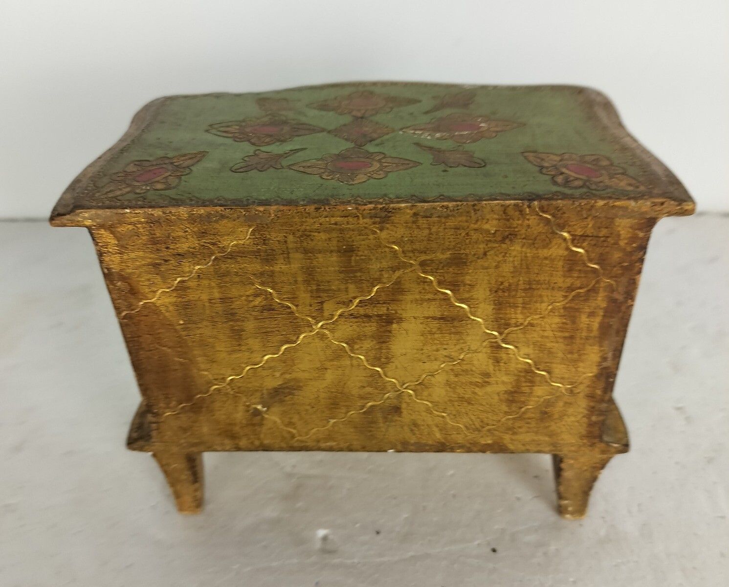 photo for sale Small Italian Mid Century Hollywood Regency Florentine Jewelry Trinket Box Cabin