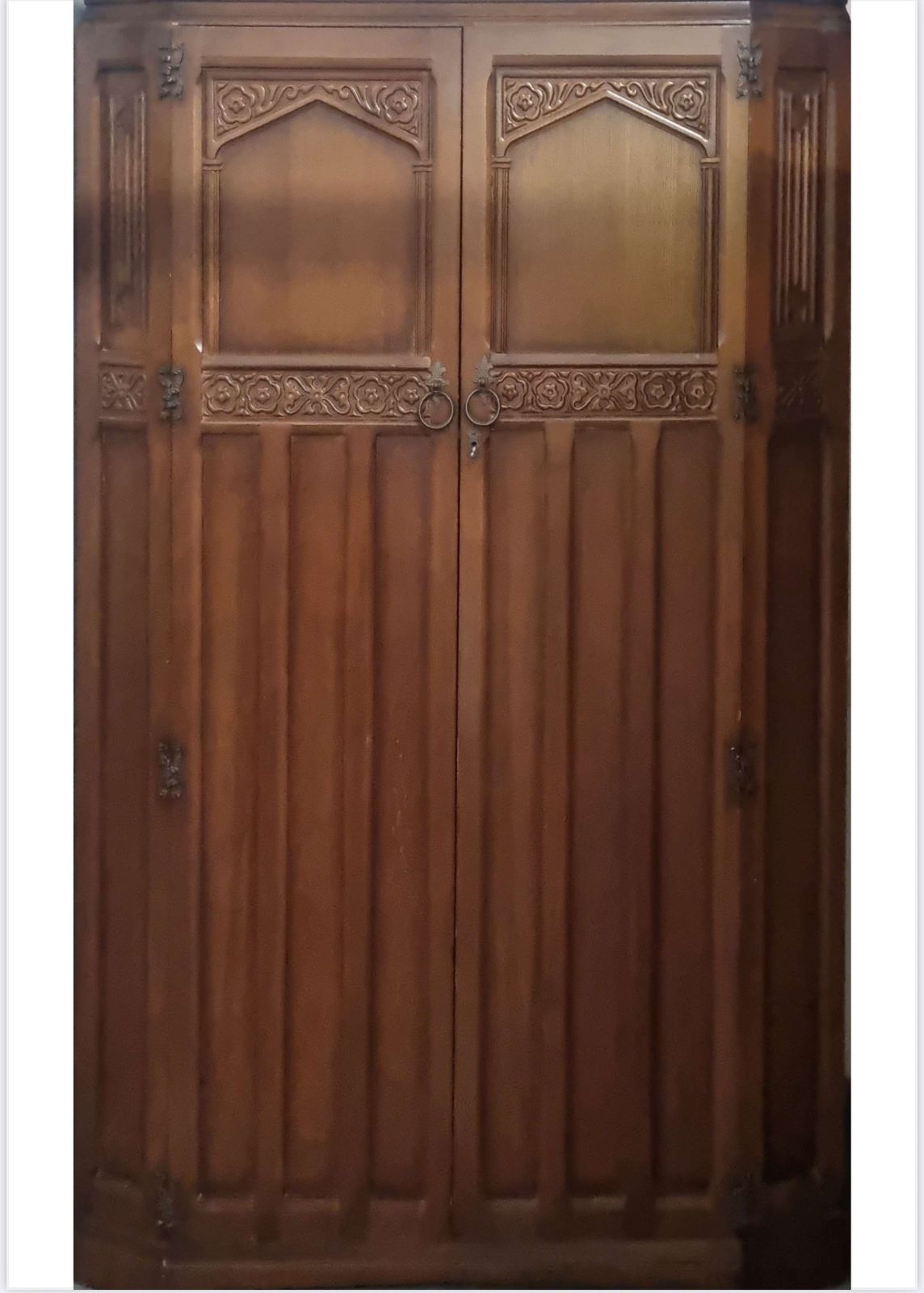 Oak Carved Double Wardrobe photo furniture