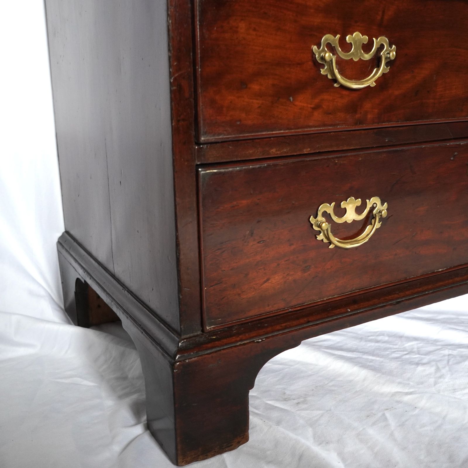 Georgian Mahogany Bachelor's Chest Of Drawers photo Furniture