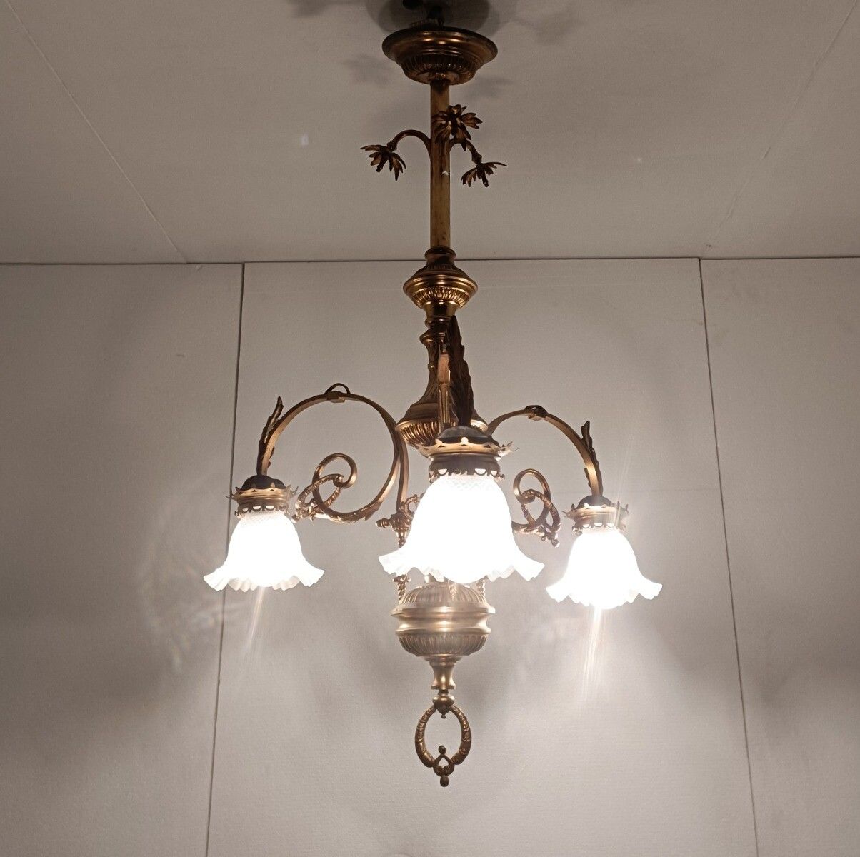 Brass Antique Gas Chandelier Electrified 3 Arms Lights Ornate Tulip Shaped Shade photo furniture