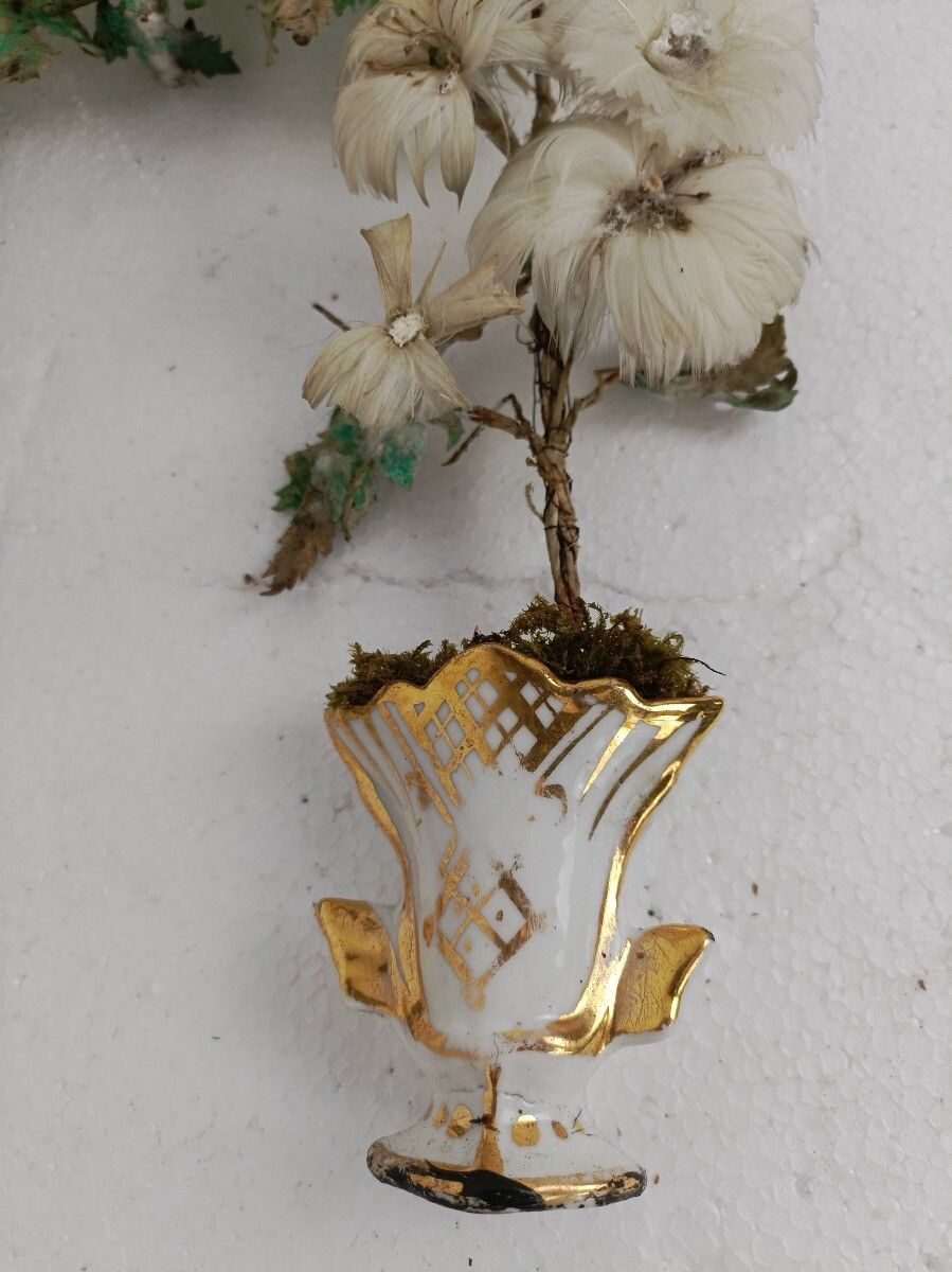 Couple Porcelain Fan Flair Vases Silk Flower Bridal Bouquet Vieux Paris Victoria photo furniture