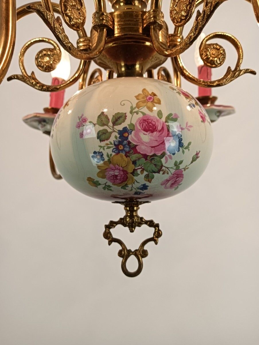 photo furniture Lovely Italian Chandelier Brass With Porcelain Pink Flowers Pattern 6 Lights Vin