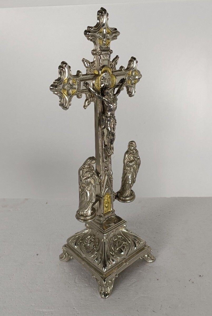 Gorgeous Standing Crucifix Silver Plated Calvary Saint John Mary Magdalene Faux photo vinterior