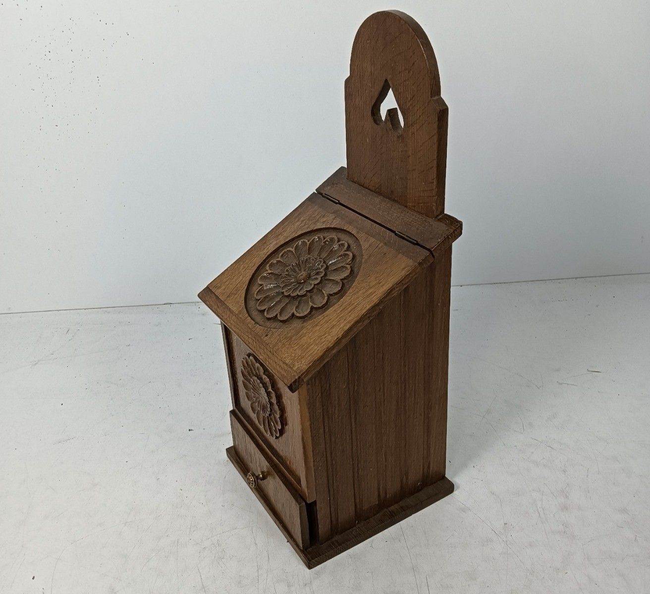 Beautiful French Antique  French Country House Solid Wood Salt Box, Boite De photo vintage