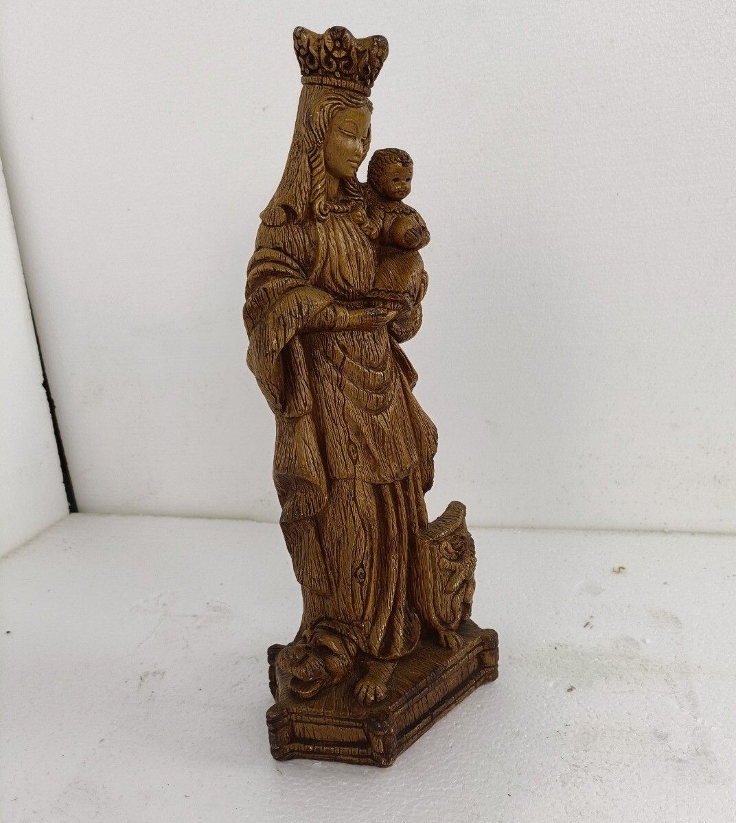 Statue Virgin Mary Madonna Notre Dame Of Flanders Dragon Lion Plaster Gothic Mer photo vinterior