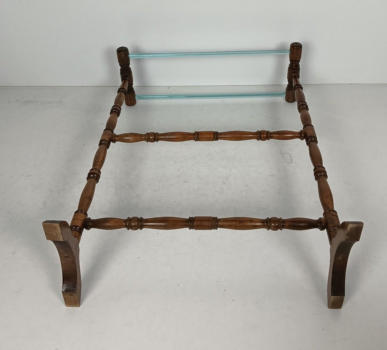 Standing Quilt Towel Blanket Comforter Vintage Rack Wood  Jacobean Style photo 129.0