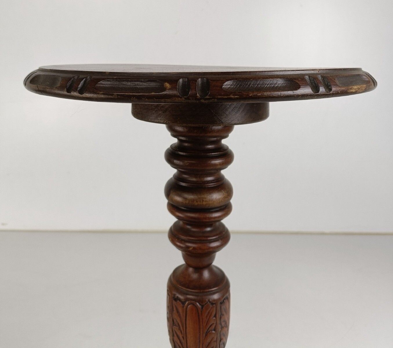 Hand Carved Wooden Pedestal Plant Stand Bonsai Stand Side Table Ornate Barn Styl photo vinterior