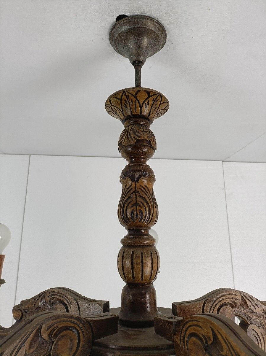 photo furniture Hand Carved Wooden Chandelier 5 Arm 5 Lights Vintage Modernist Barn Style Farmho