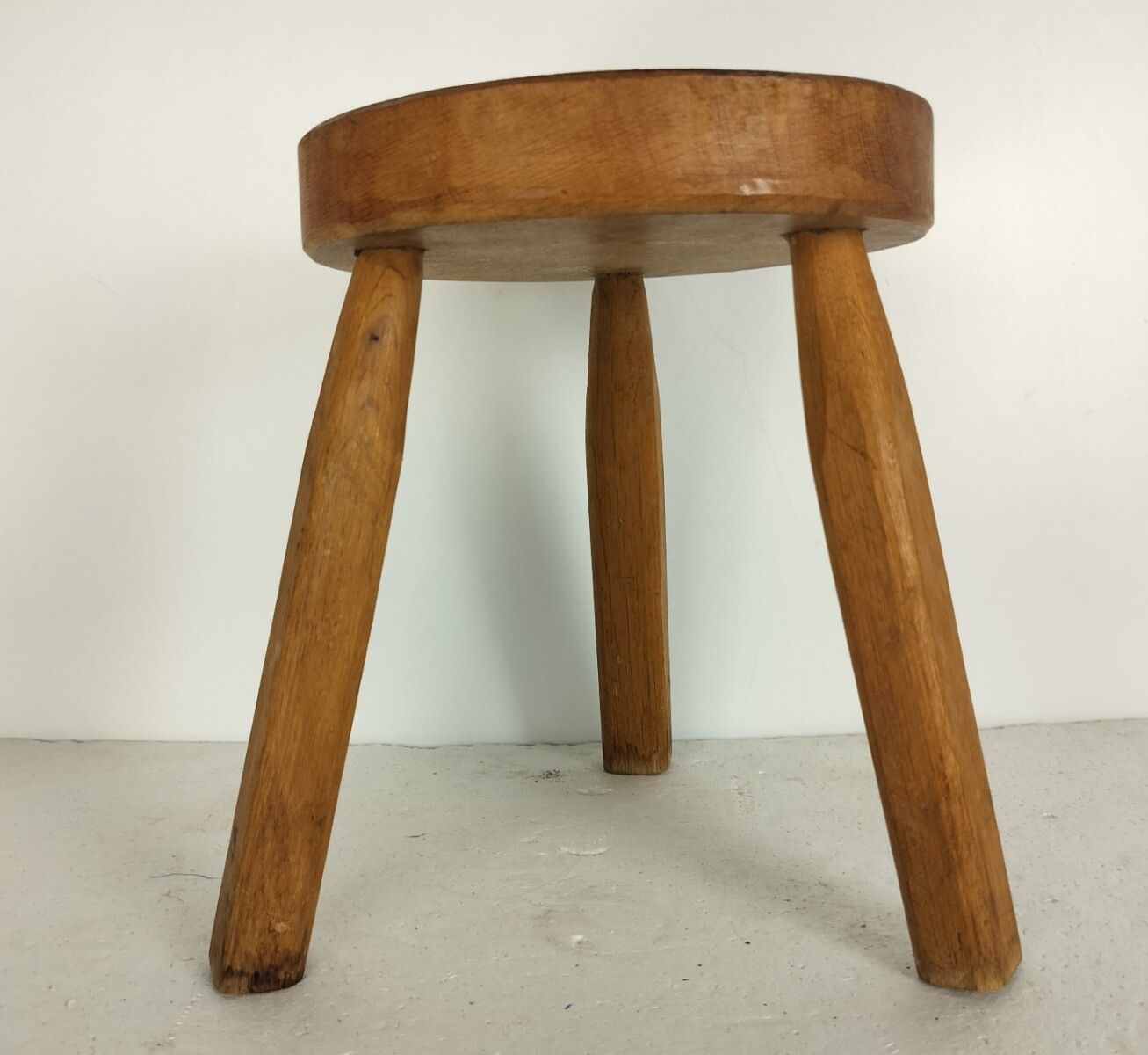 Milking Stool Pedestal Plant Stand Side Table Farmhouse Barn Farmhouse Style Vin photo vintage