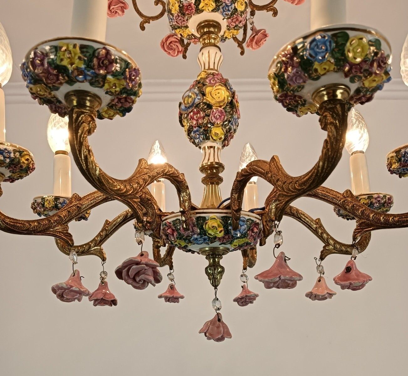 Xl Chandelier Porcelain Flowers Polychrome Brass Italy 8 Lights Arm Gorgeous Vin photo vinterior