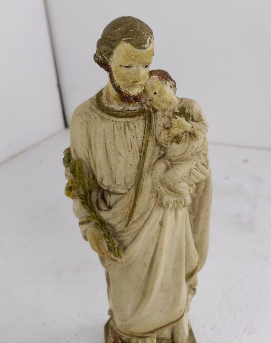 Statue Saint Joseph Protector Of Homes  Infant Jesus Statue  Lillies Plaster Vin photo furniture