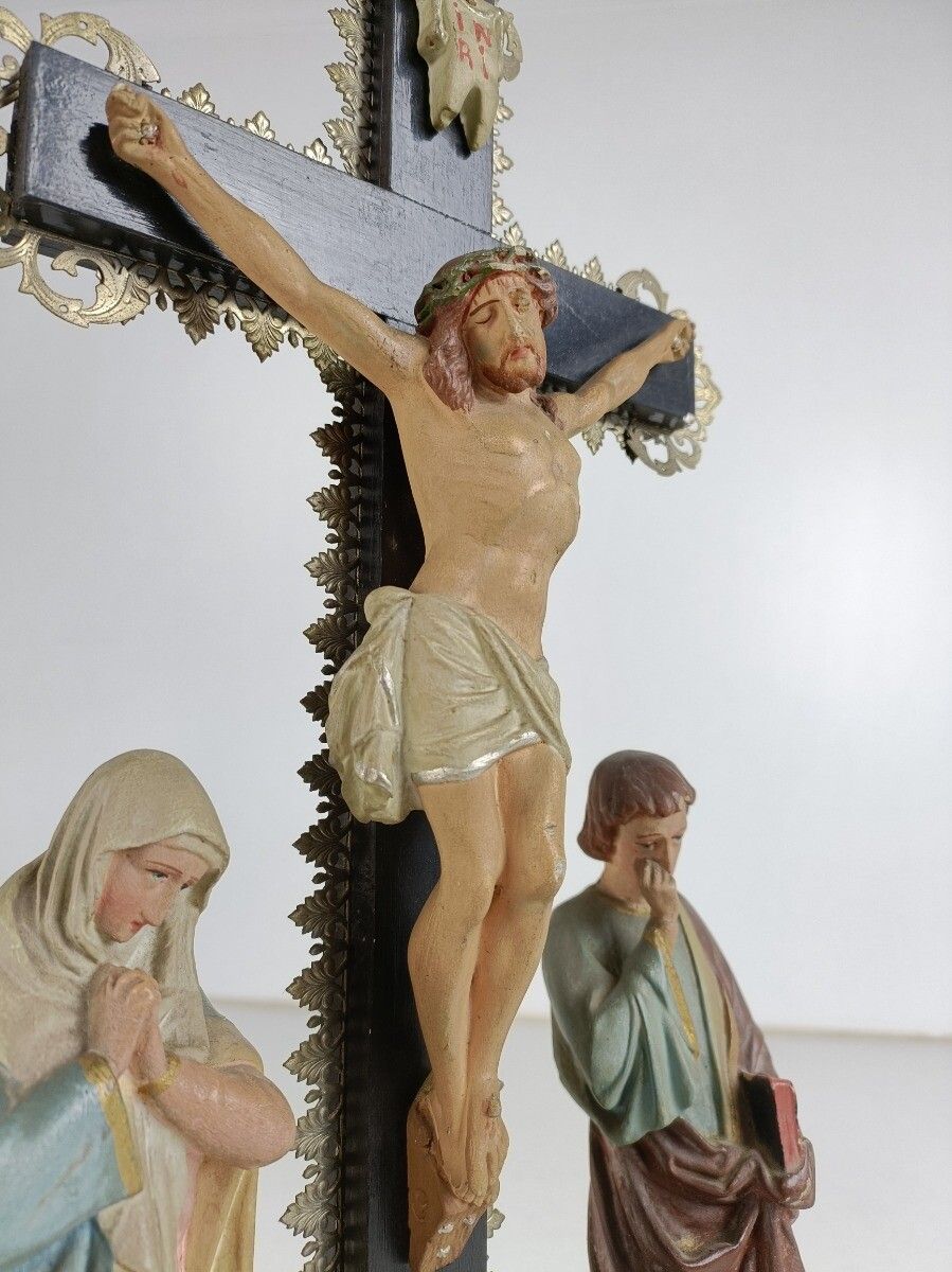 photo furniture Calvary Crucifix Christ Crucifixion Mary Magdalene St John Consummatum  Est Plas