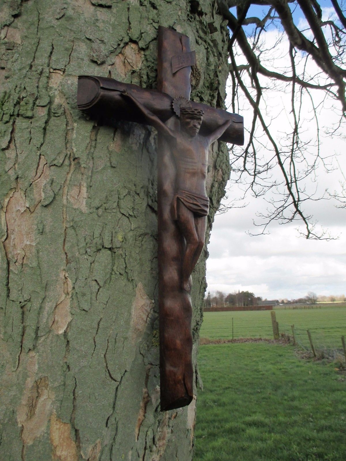 Large Completely Carved Wood Hanging Crucifix Cross Jesus Christ 26.77" photo vinterior