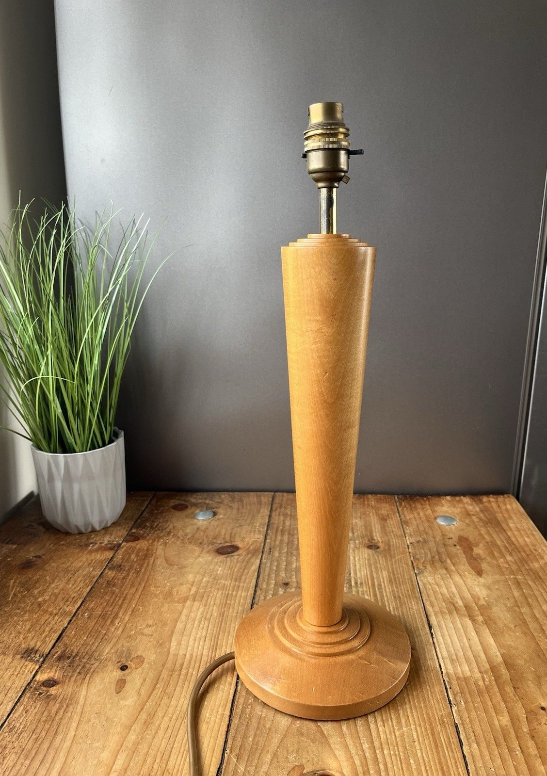 photo furniture Mid Century 70's Modernist Art Deco Style Wood Beehive Table Desk Lamp Base