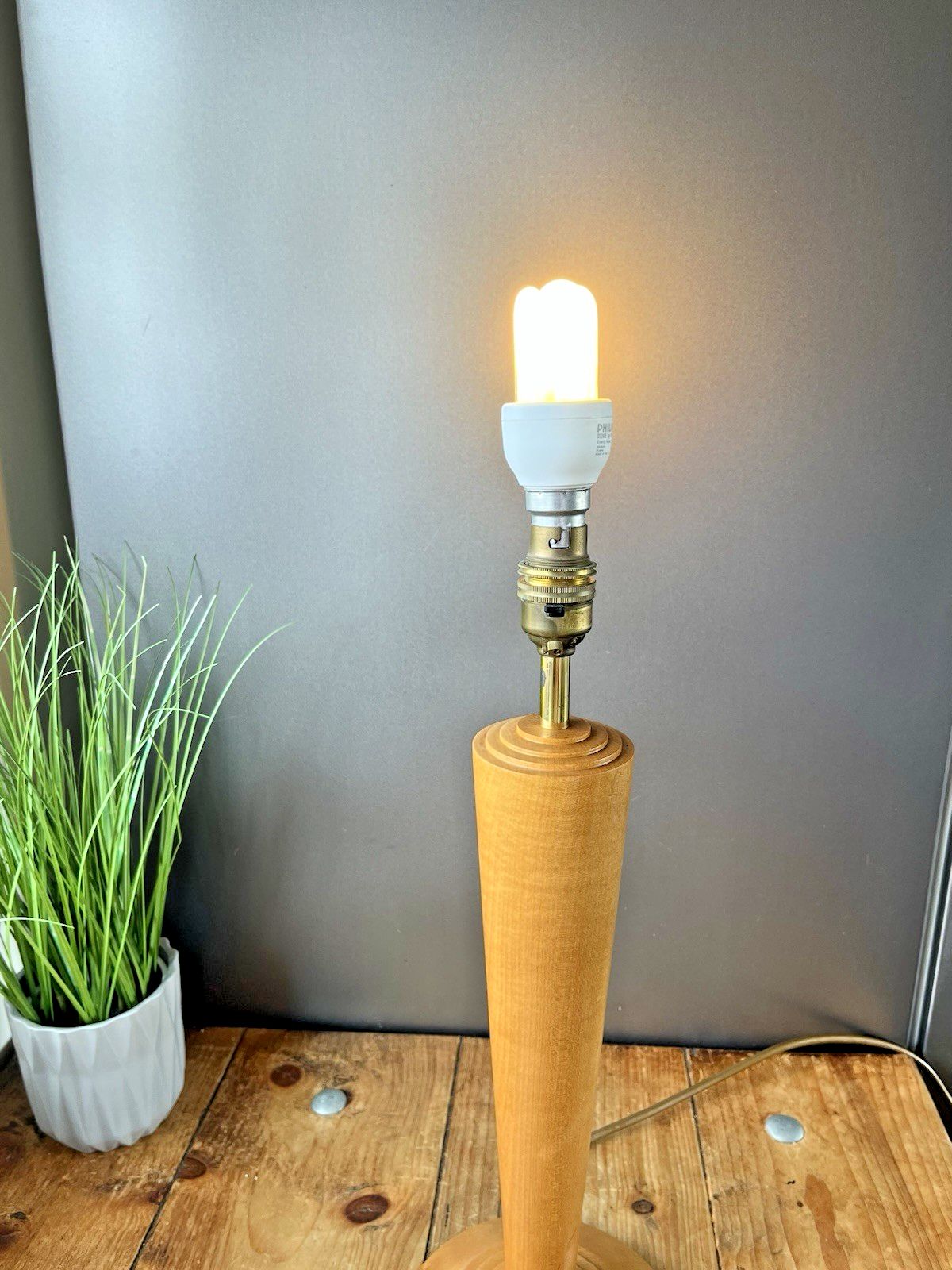 photo vinterior Mid Century 70's Modernist Art Deco Style Wood Beehive Table Desk Lamp Base