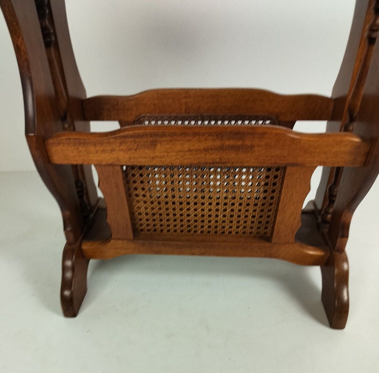 photo furniture Vintage Rattan Wicker Rush Wooden Magazine Newspaper Basket Rack Hobo Chick Japa