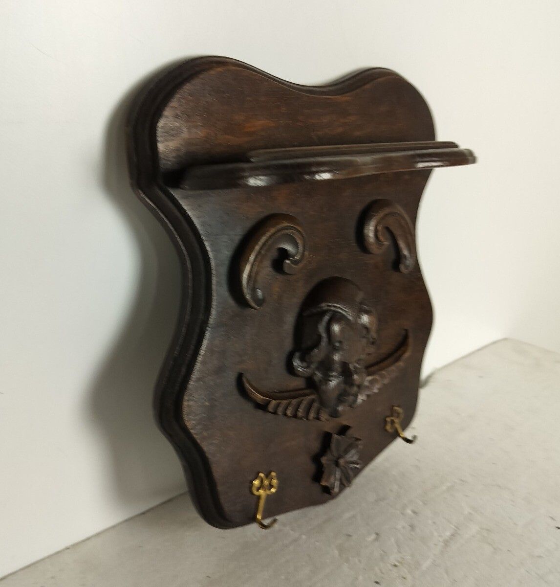 Antique Hand Carved Oak Small Wall Hanging Towel Kitchen Bathroom Rack Cherub An photo Furniture