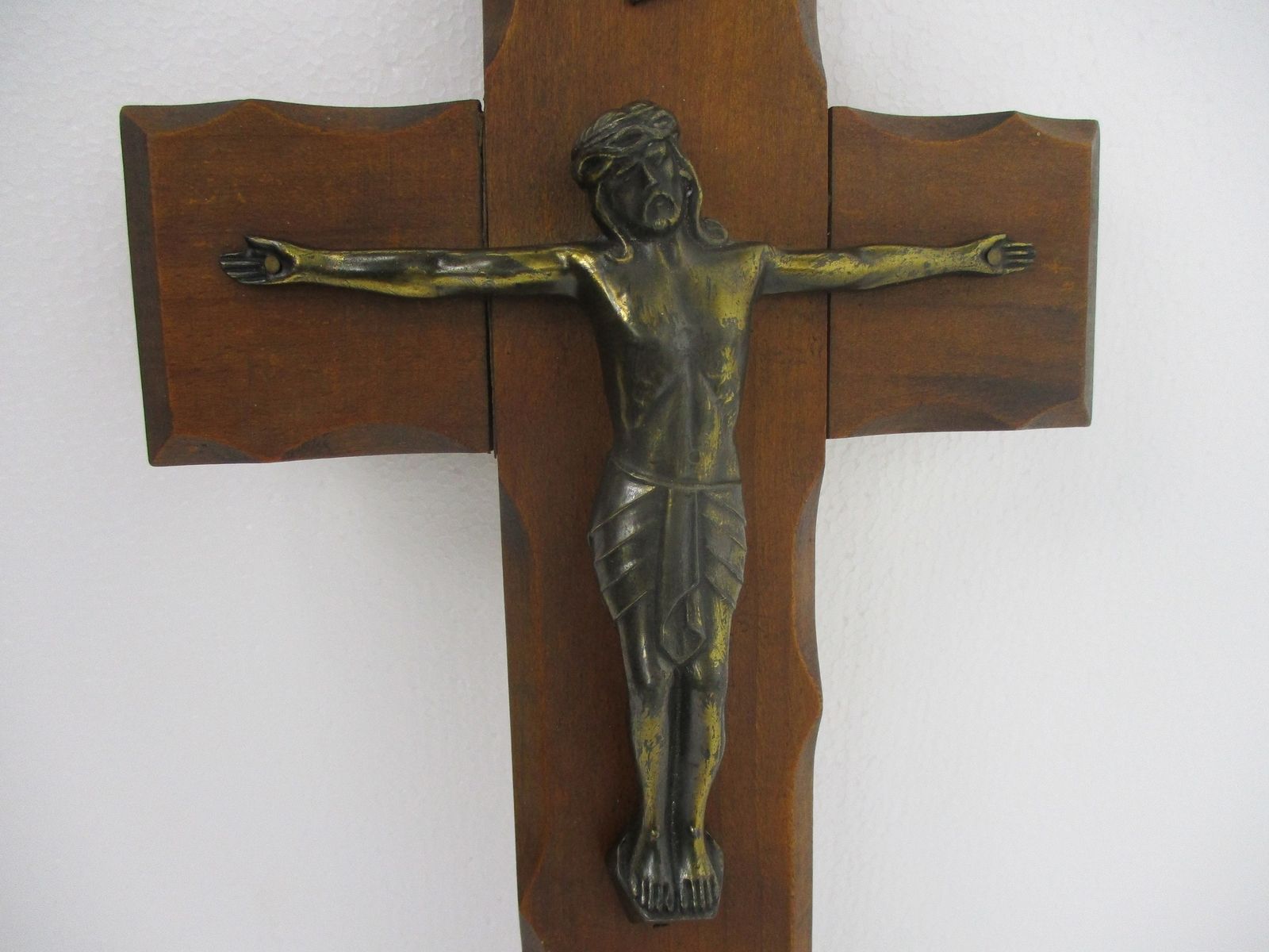 Vintage Hanging Wall Crucifix Wood Oak Brass Modernist Corpus Jesus Christ Mid C photo for sale