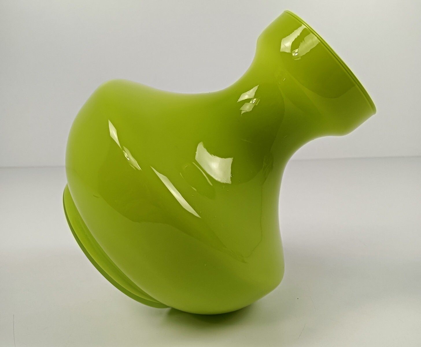 Vintage Green Opaline Art Glass Italian Vase Nos Retro Grass Green photo 146.0