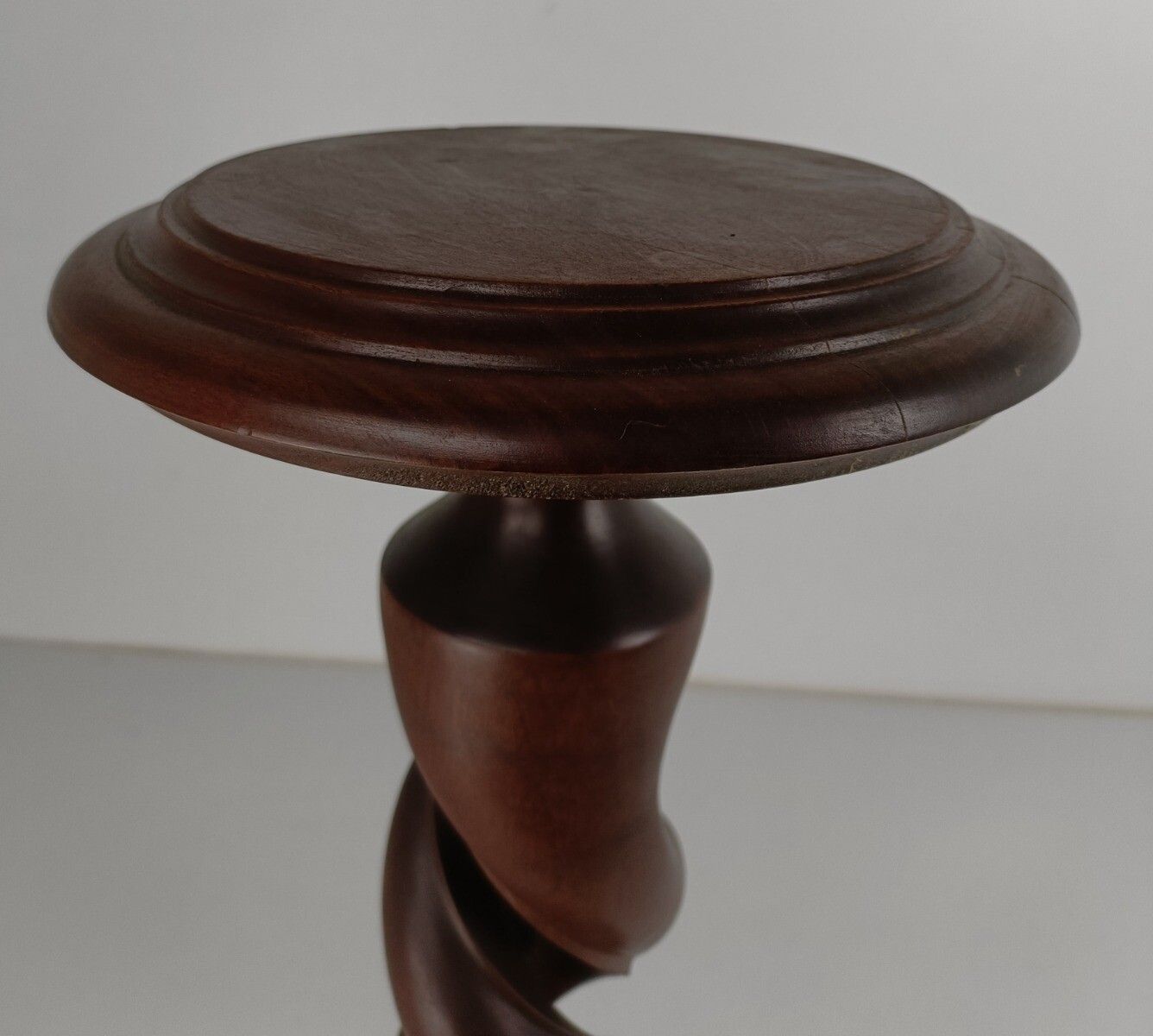 Open Barley Twist Pedestal Plant Stand Gorgeous Rare Barn Style Bonsai Table Vin photo vinterior