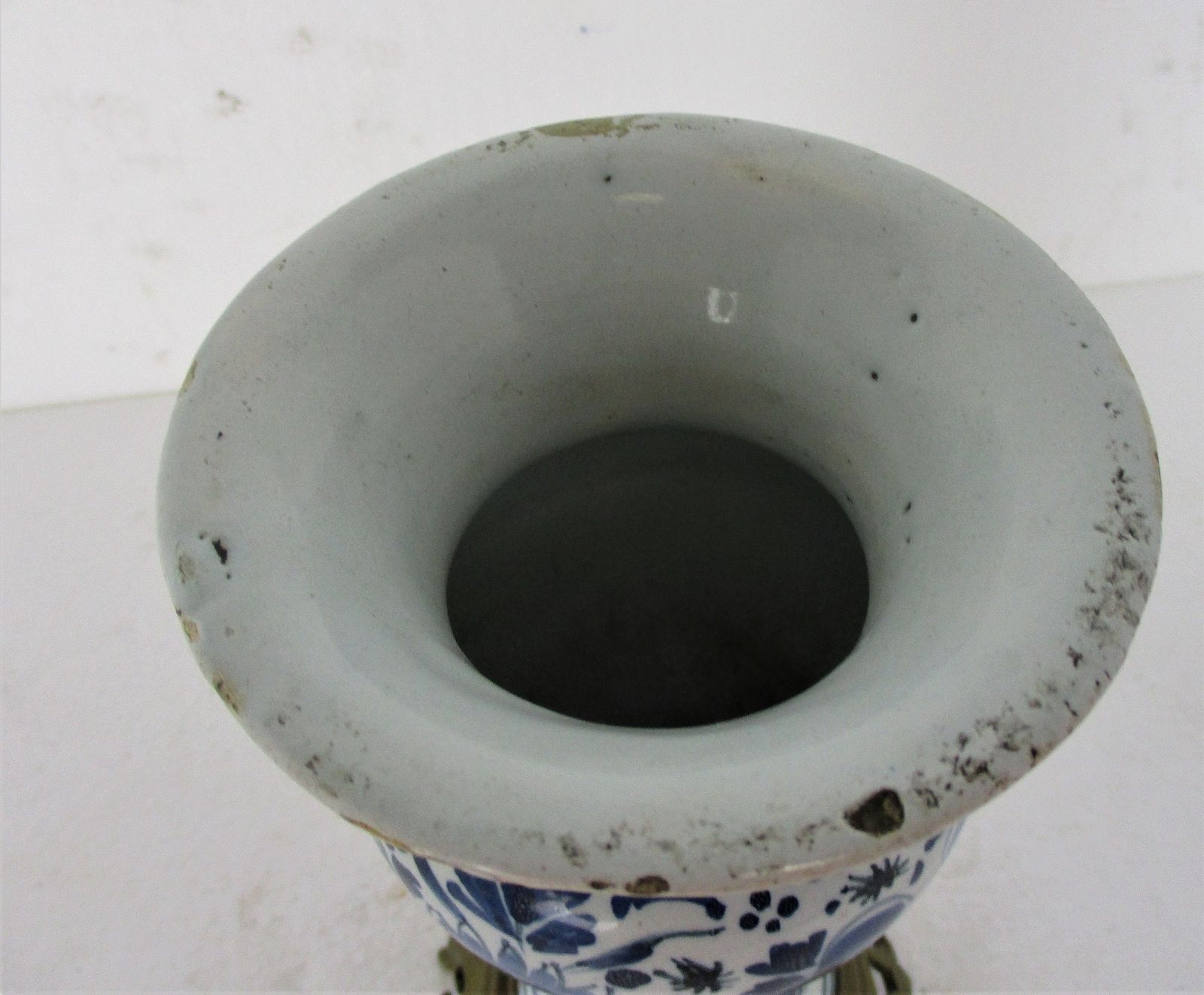 Vase Delft Holland Blue White Porcelain Brass Base Centerpiece Hand Painted Rare photo Home Decor