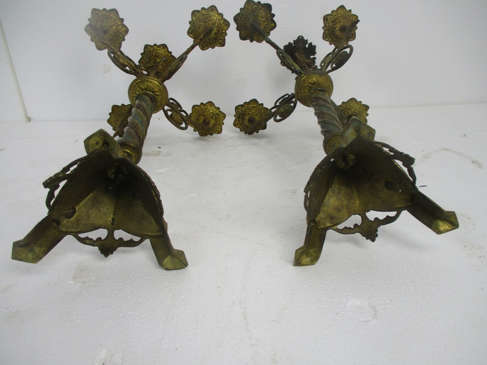 Couple Candle Holders Brass Leafs Ornate Hollywood Regency Style Stylish Candela photo vintage