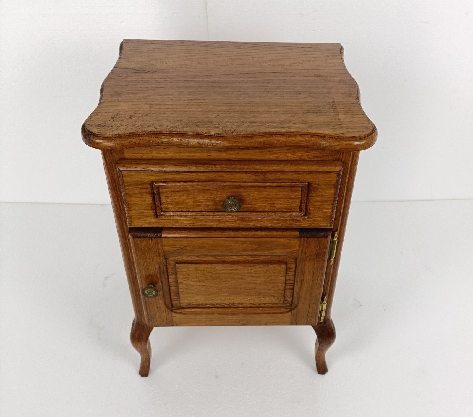photo furniture Vintage  Nightstand End Table Mid Century Modern Wood Night Stand Modernist