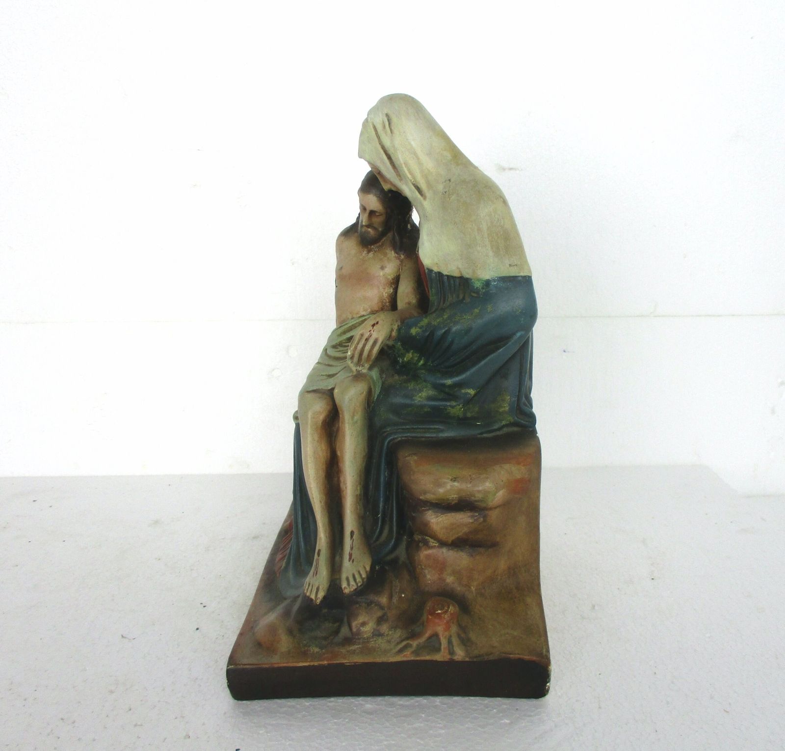 Polychrome Statue Pieta Plaster Jesus Christ Virgin Mary Holy Mother Sculpture C photo vinterior
