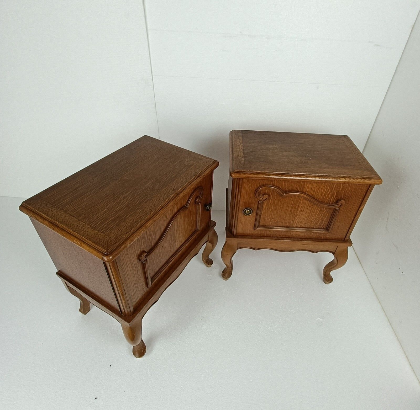 photo furniture Pair Couple Vintage  Nightstands End Tables Mid Century Modern Wood Night Stands