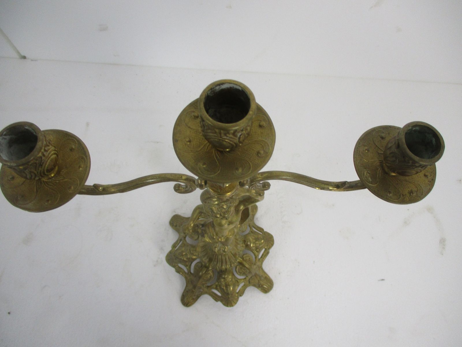 Candle Holder Candelabra 3 Arm Centerpiece Cherub Putti Angels On Base  Embossed photo vinterior