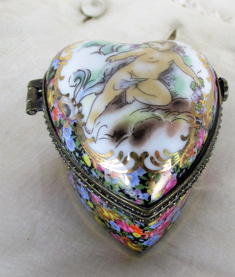 French Limoges Marked Romantic Pill Box Heart Shaped Hinged Putti Cherub photo for sale