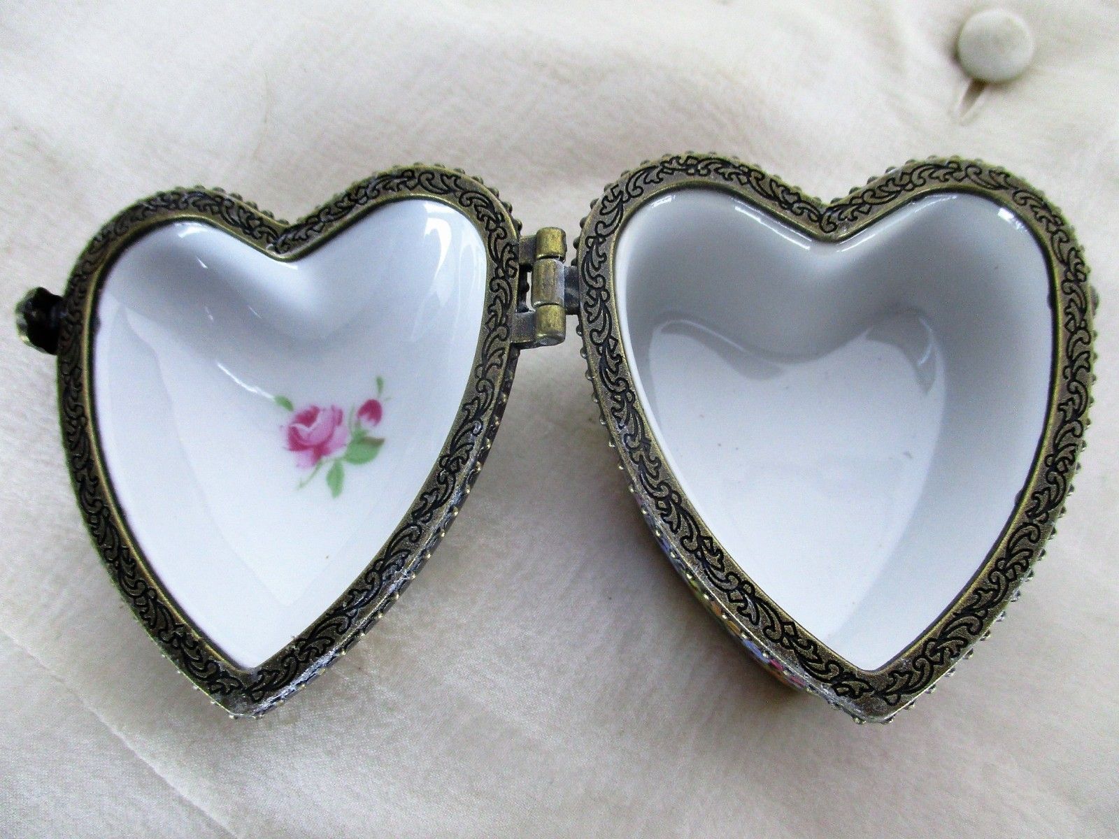 French Limoges Marked Romantic Pill Box Heart Shaped Hinged Putti Cherub photo buy