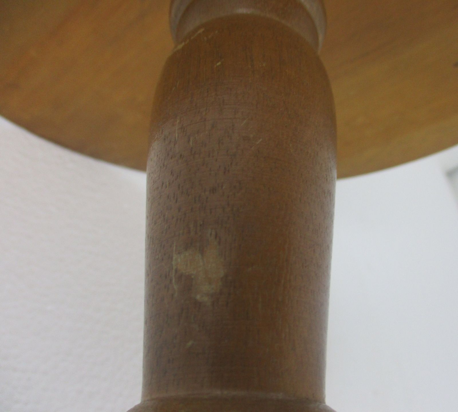 photo furniture Hand Carved Wood Pedestal Display Side Table Plant Stand Barn Country Style Trip