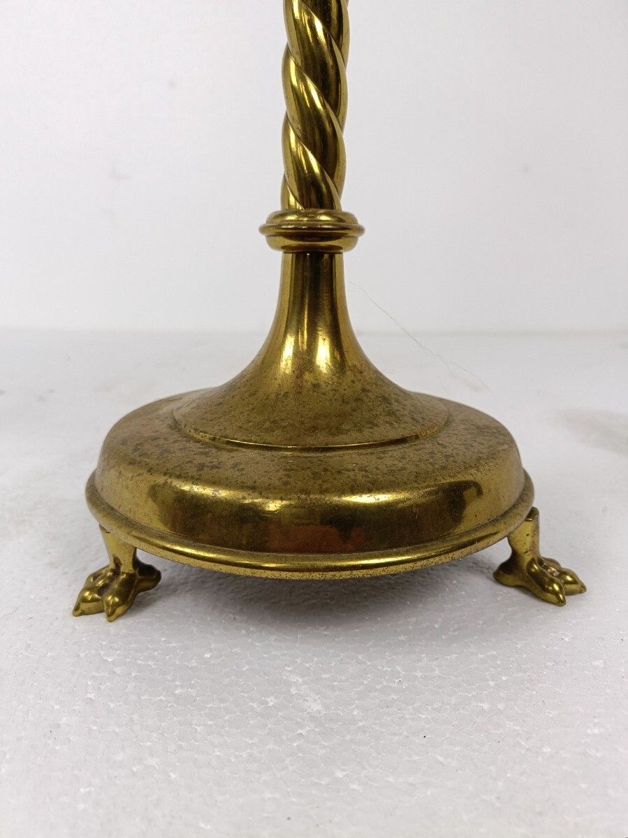 Candle Holder  Brass  Ornate Hollywood Regency Style Stylish Candelabra 5 Arm Le photo for sale