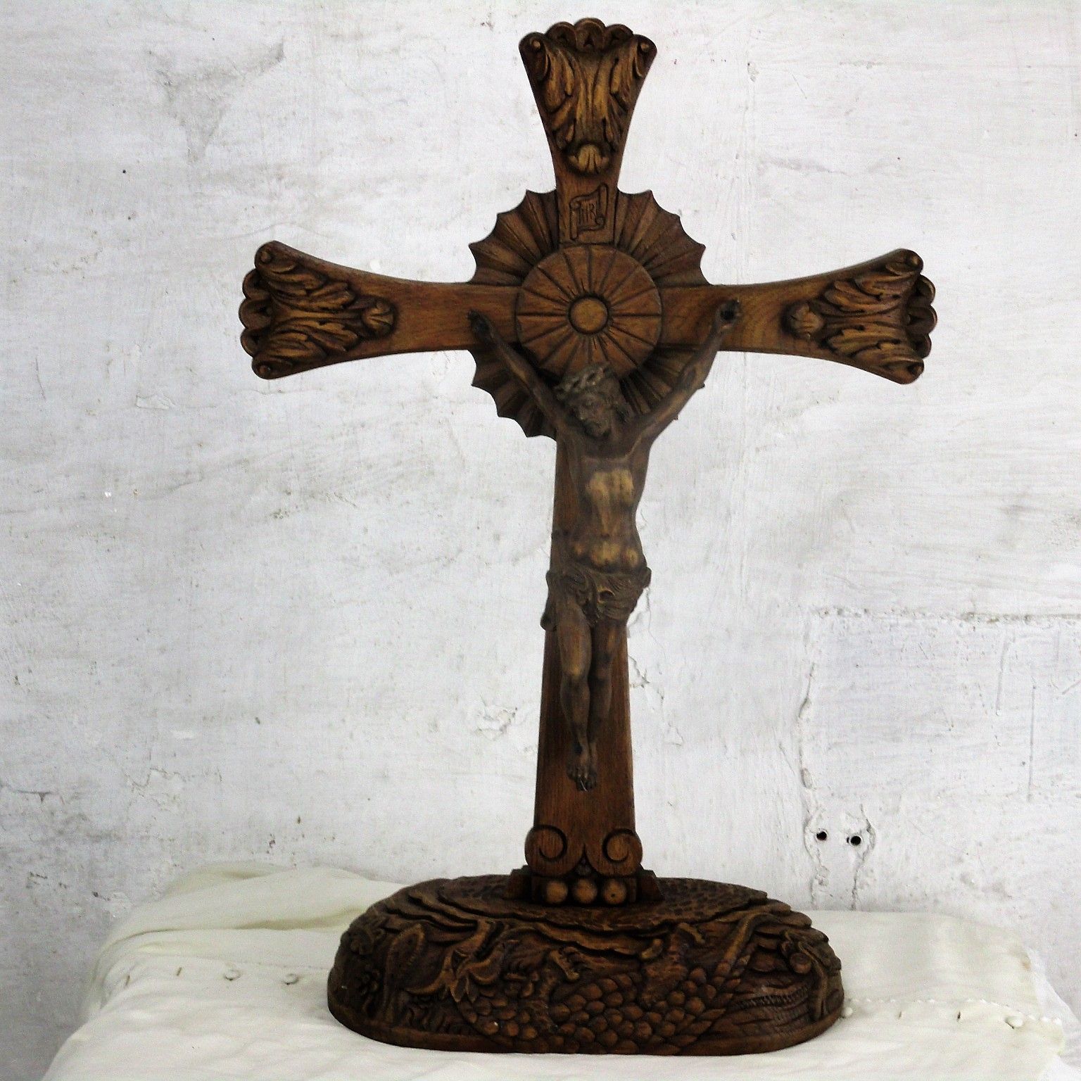 Stunning  Standing Hand Carved Oak Art Crucifix  Jesus Christ Dragon Htf Wow 70s