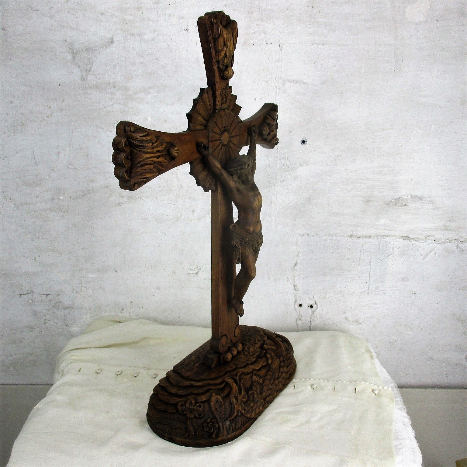 photo furniture Stunning  Standing Hand Carved Oak Art Crucifix  Jesus Christ Dragon Htf Wow 70s