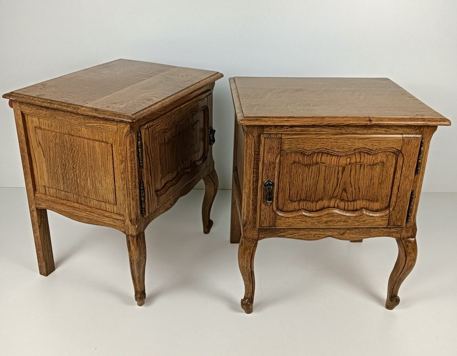 Pair Of Nightstands End Tables Cabinets Louis XV Style Bedroom Cabinets Wood Cou photo vinterior