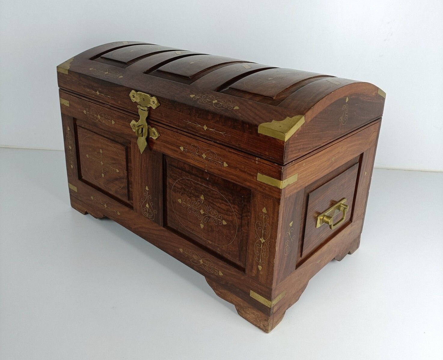 photo furniture Antique Wedding Chest Trunk  Ornate Hand Carved Wood Inlay  Brass Handles Tray W