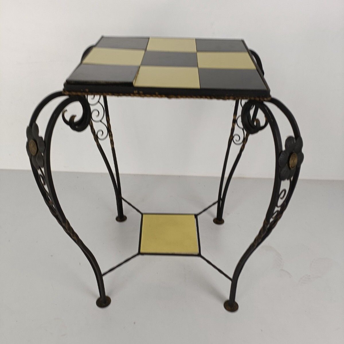 Vintage Side Coffee Occasional Table Gorgeous Modernist Wrought Iron Flowers Bla photo for sale
