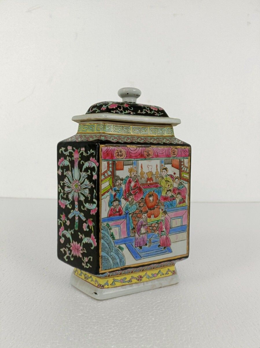 Hexagonal Jar Vase Lidded 19th Century Chinese Family Noir Hand Painted photo furniture