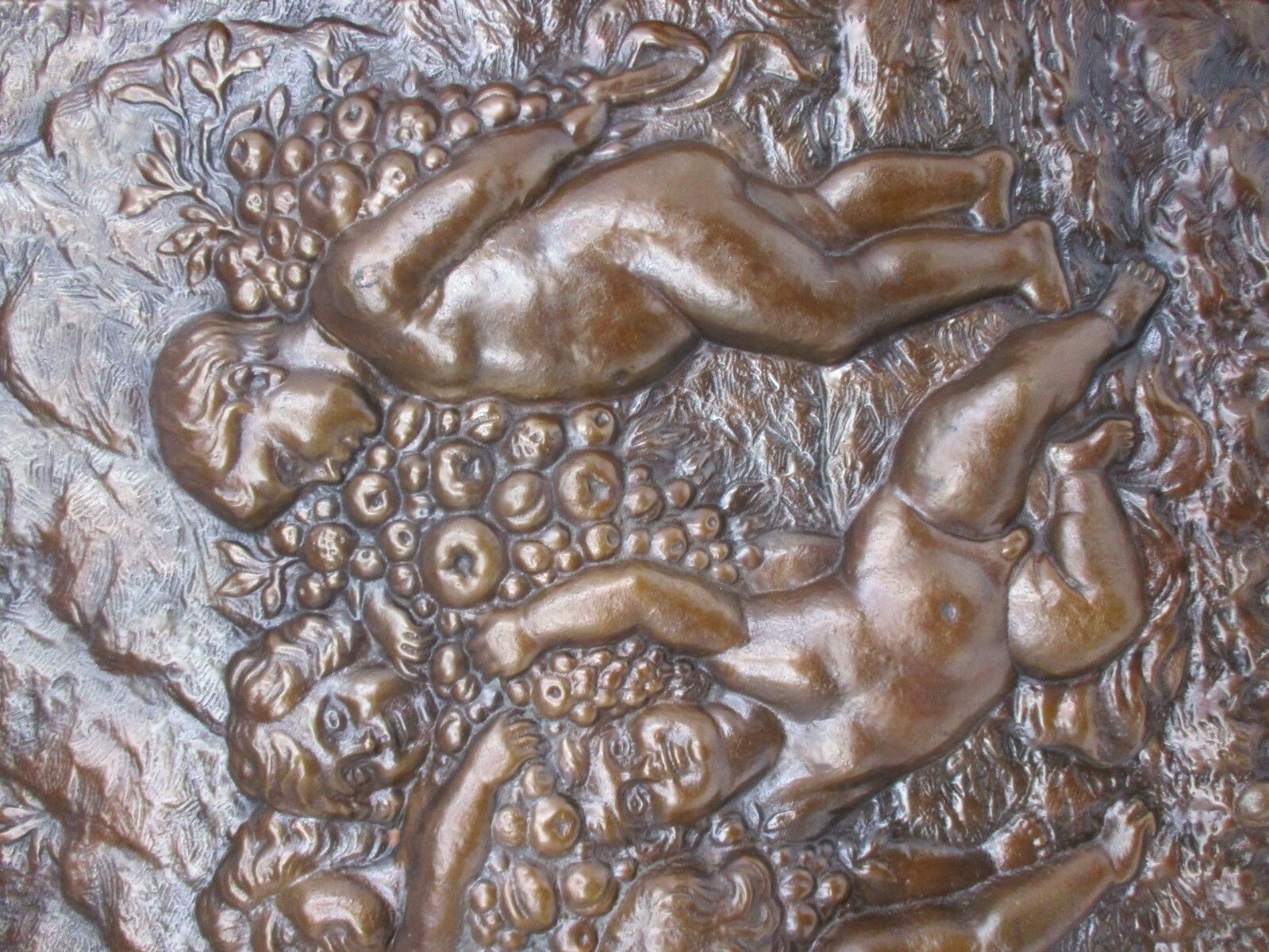 Hammered Copper Framed Wood Ornate Wall Decor Plaque Putti Cherubs Grapes Lovely photo Art