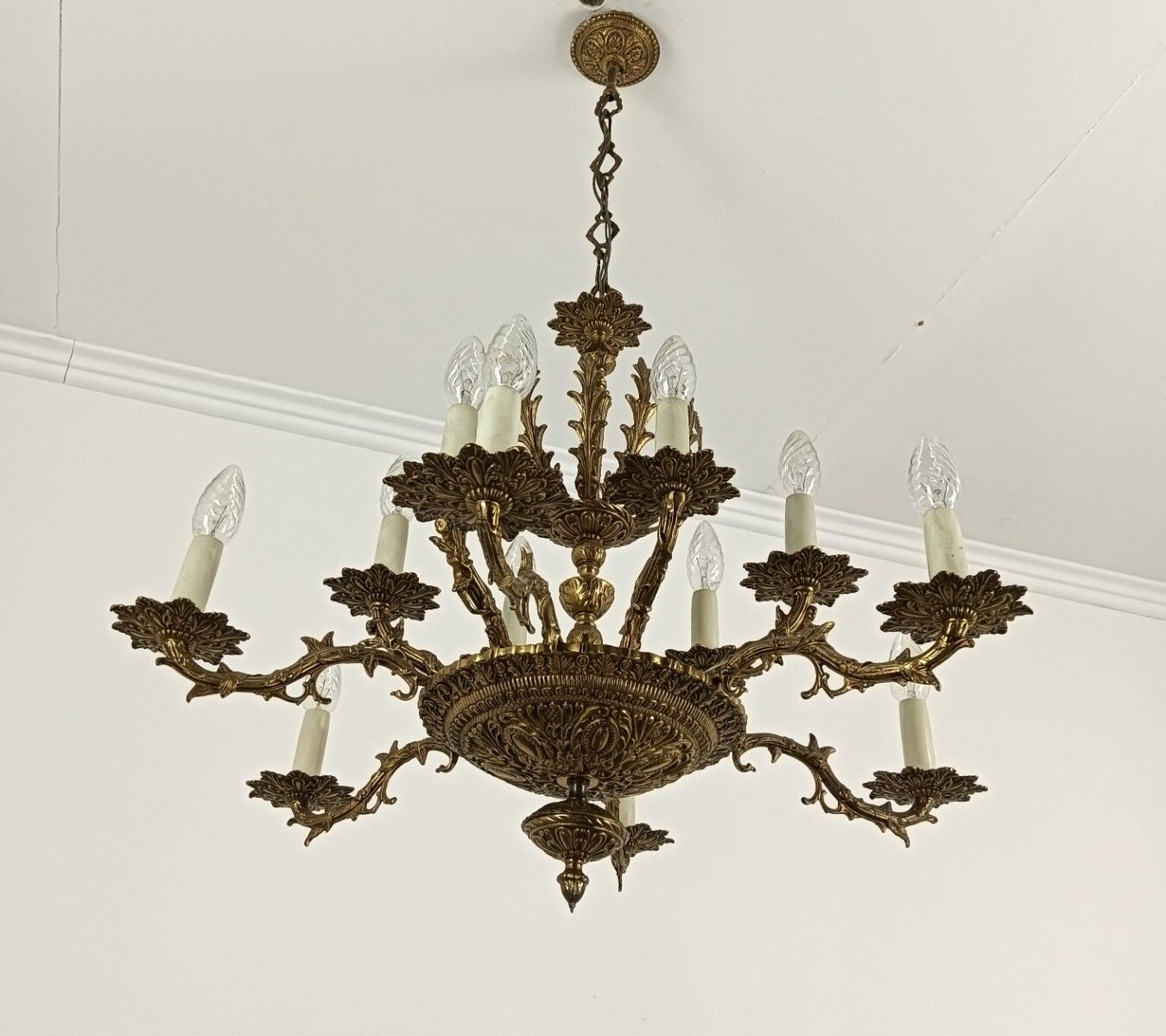Gorgeous Ornate Brass Spanish Style Chandelier 12 Lights Arm Vintage photo Lighting