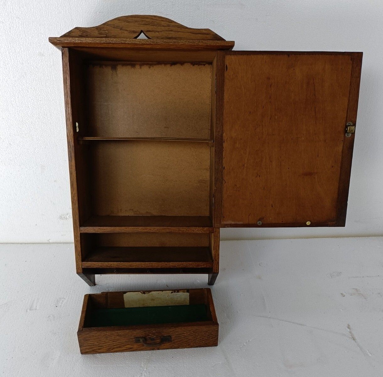 Antique Medicine Apothecary Bathroom Cabinet Beveled Glass Mirror Pediment Towel photo vinterior