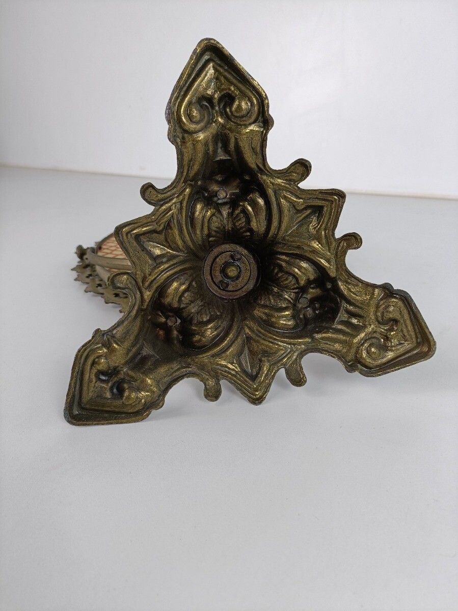 photo furniture Rococo Ornate Brass Standing Adjustable Swivel Makeup Vanity Mirror Frame Swivel